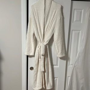 Barefoot dreams robe
